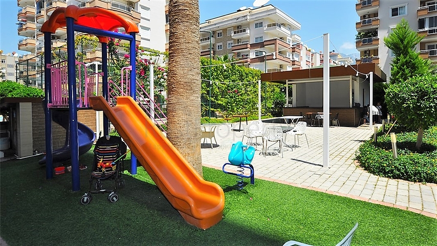 Квартира 2+1 с отдельной кухней в 125 м от моря в районе Махмутлар