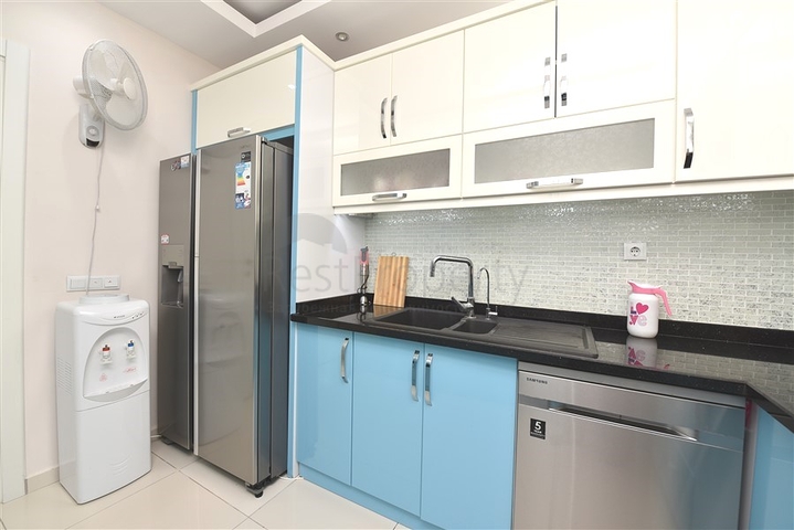 Квартира 2+1 с отдельной кухней в 125 м от моря в районе Махмутлар