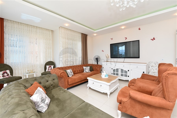 Квартира 2+1 с отдельной кухней в 125 м от моря в районе Махмутлар