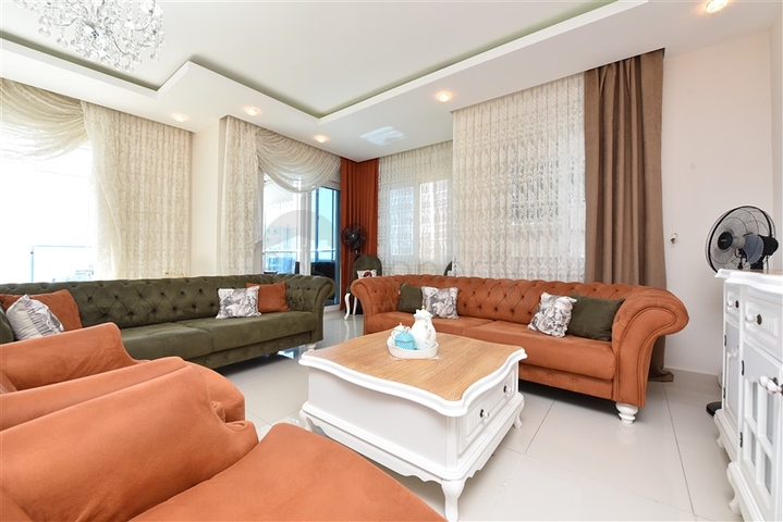 Квартира 2+1 с отдельной кухней в 125 м от моря в районе Махмутлар