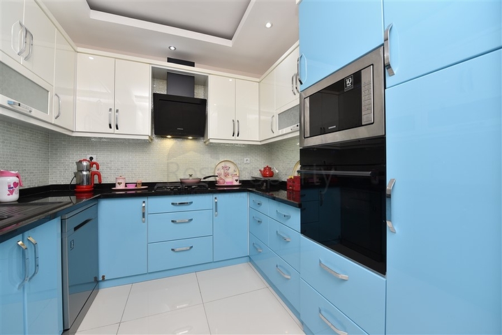 Квартира 2+1 с отдельной кухней в 125 м от моря в районе Махмутлар