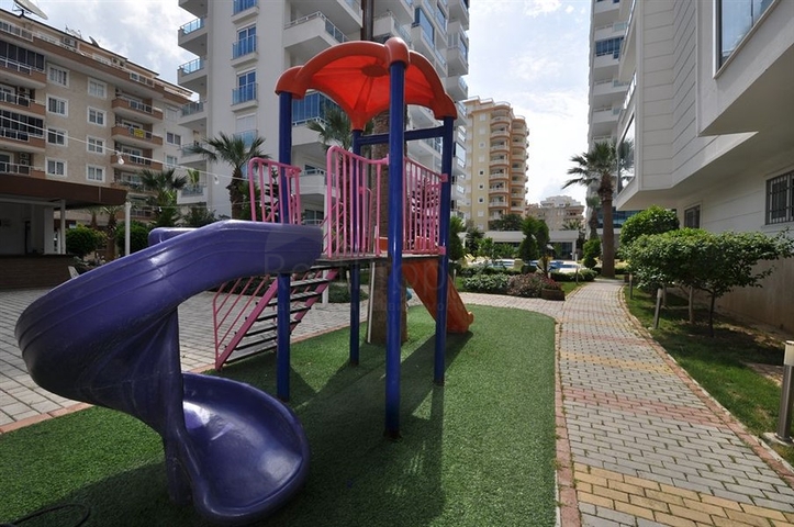 Квартира 2+1 с отдельной кухней в 125 м от моря в районе Махмутлар