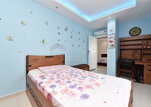 Квартира 2+1 с отдельной кухней в 125 м от моря в районе Махмутлар