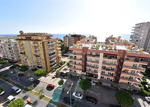 Квартира 2+1 с отдельной кухней в 125 м от моря в районе Махмутлар