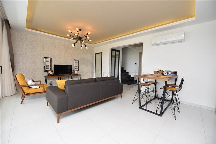 Садовый дуплекс в одном из лучших комплексов в районе Каргыджак