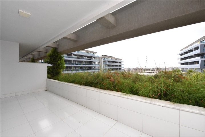 Садовый дуплекс в одном из лучших комплексов в районе Каргыджак