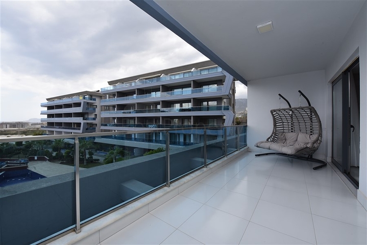 Садовый дуплекс в одном из лучших комплексов в районе Каргыджак