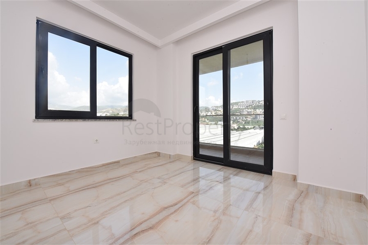 Просторный пятикомнатный пентхаус