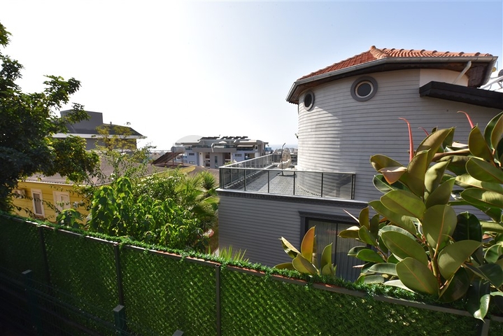 Вилла с видом на море в районе Каргыджак