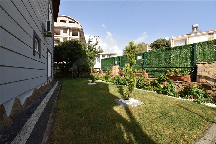 Вилла с видом на море в районе Каргыджак