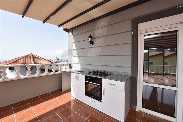 Вилла с видом на море в районе Каргыджак