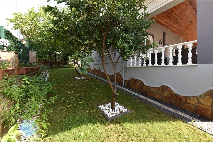 Вилла с видом на море в районе Каргыджак