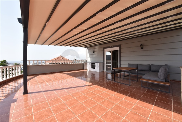 Вилла с видом на море в районе Каргыджак