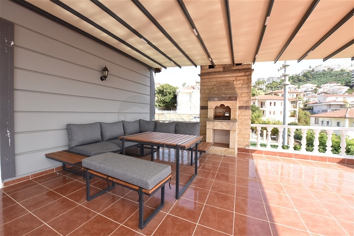 Вилла с видом на море в районе Каргыджак