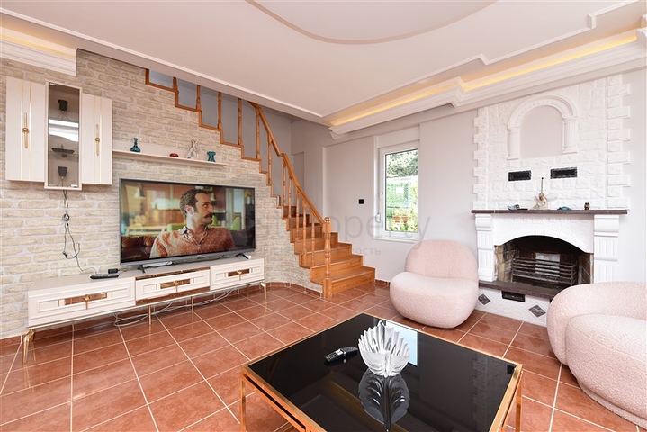 Вилла с видом на море в районе Каргыджак