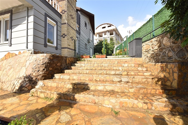 Вилла с видом на море в районе Каргыджак