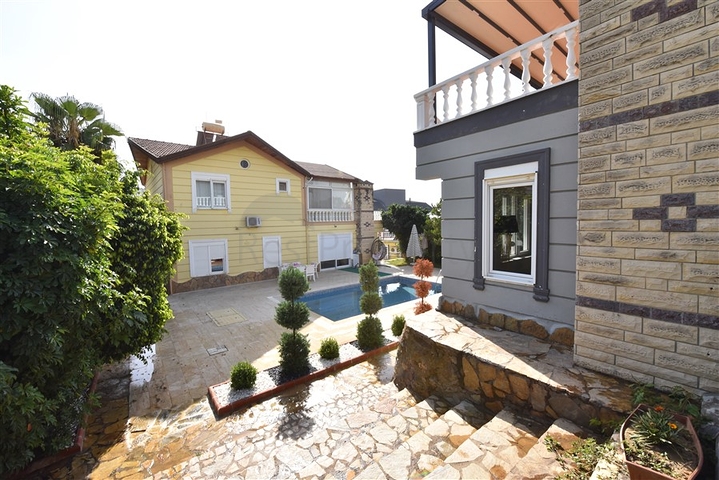 Вилла с видом на море в районе Каргыджак