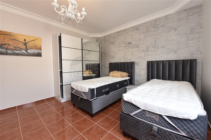 Вилла с видом на море в районе Каргыджак