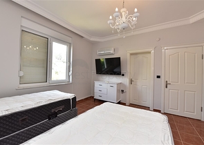 Вилла с видом на море в районе Каргыджак