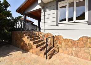 Вилла с видом на море в районе Каргыджак