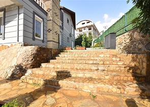 Вилла с видом на море в районе Каргыджак