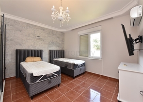 Вилла с видом на море в районе Каргыджак