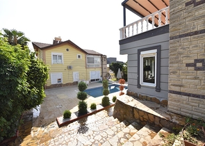 Вилла с видом на море в районе Каргыджак