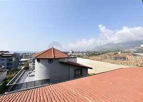 Вилла с видом на море в районе Каргыджак