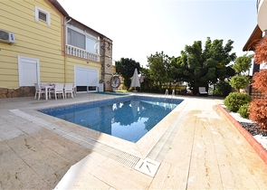 Вилла с видом на море в районе Каргыджак