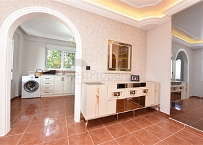 Вилла с видом на море в районе Каргыджак