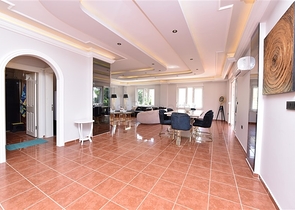 Вилла с видом на море в районе Каргыджак