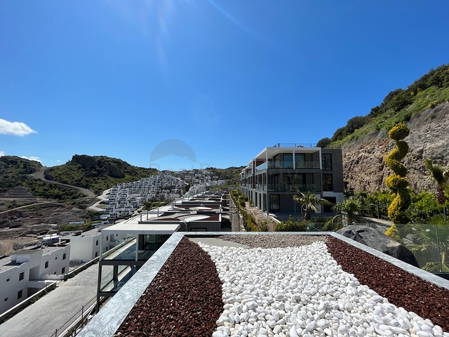 Проект из резиденций с панорамным видом на море и горы в районе Гюндуан