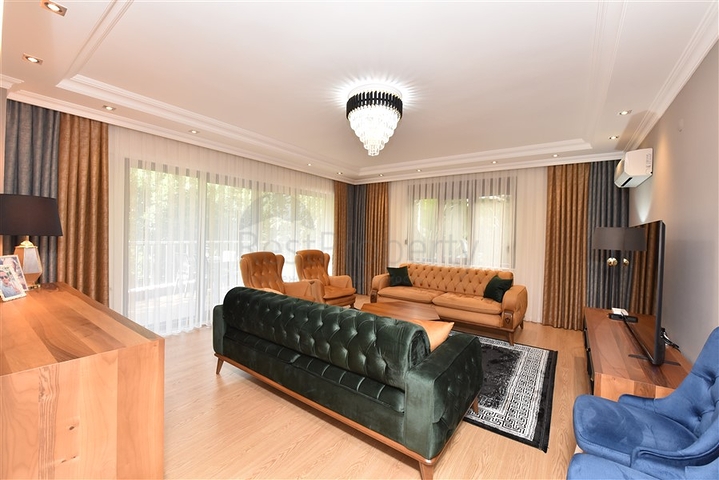 Квартира 3+1 с отдельной кухней в центре Алании