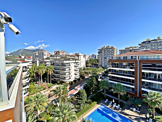 Пентхаус 4+1 в районе Тосмур 