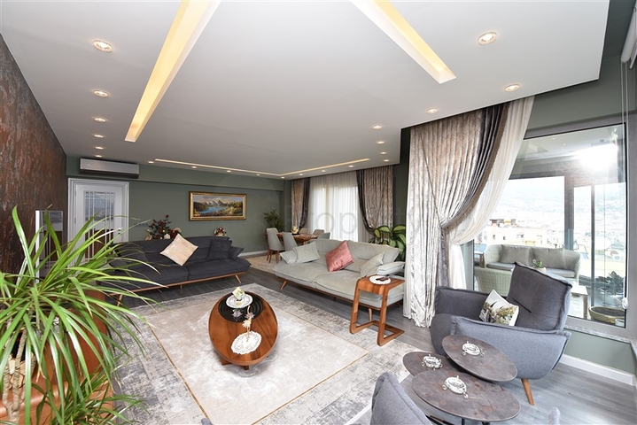 Продается пентхаус 3+1 на крепости в Алании