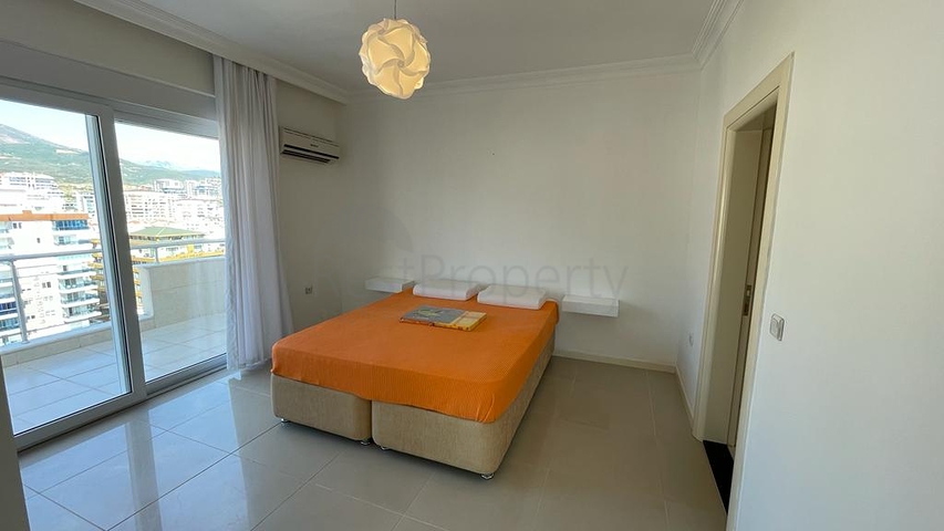 Просторный пентхаус в районе Махмутлар 