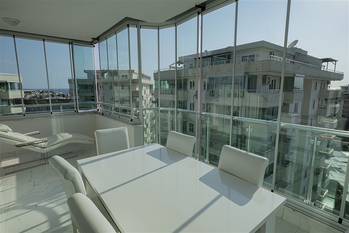 Шикарный пентхаус на берегу моря