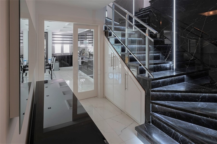 Шикарный пентхаус на берегу моря