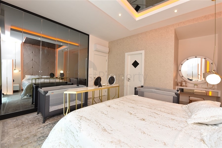 Шикарная квартира планировкой 2+1 в самом популярном комплексе района Махмутлар