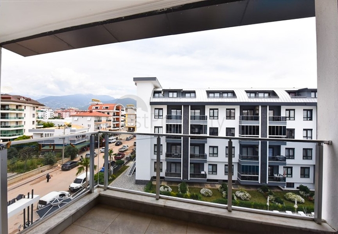 Меблированный пентхаус в европейском районе Оба