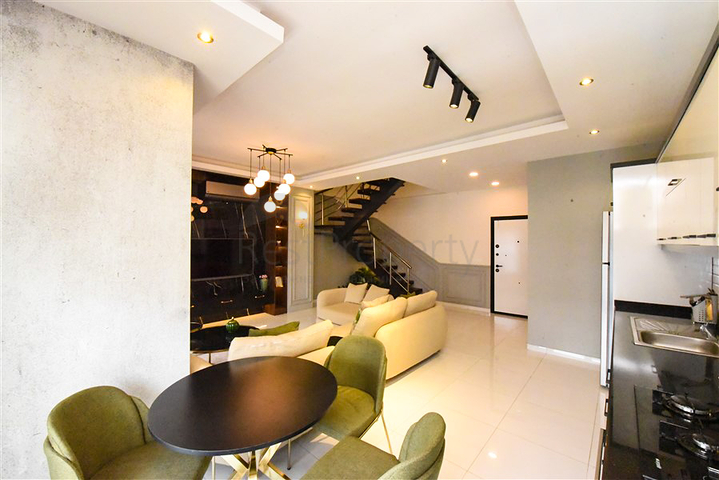 Меблированный пентхаус в европейском районе Оба