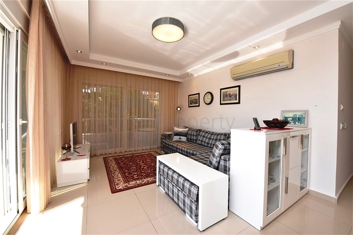 Большая трехкомнатная квартира в жилом комплексе класса люкс в Конаклы