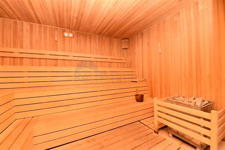 Большая трехкомнатная квартира в жилом комплексе класса люкс в Конаклы