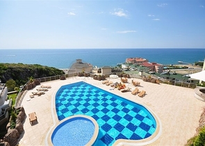 Большая трехкомнатная квартира в жилом комплексе класса люкс в Конаклы