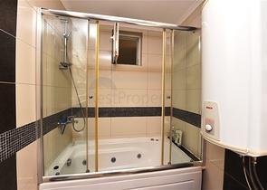 Большая трехкомнатная квартира в жилом комплексе класса люкс в Конаклы