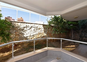 Большая трехкомнатная квартира в жилом комплексе класса люкс в Конаклы