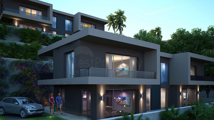 Новый инвестиционный проект в окружении леса на этапе котлована в районе Богазичи