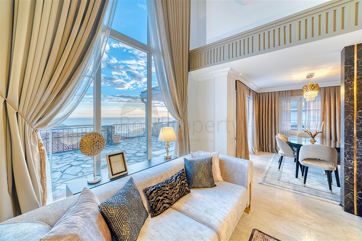 Меблированная вилла 4+1 в центре Алании