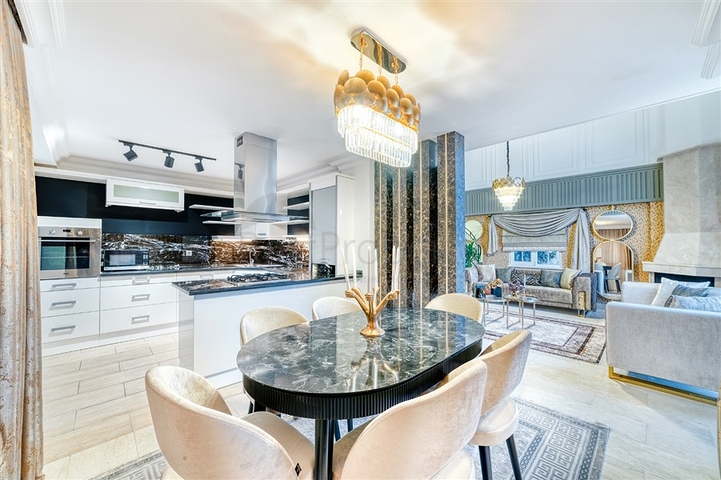 Меблированная вилла 4+1 в центре Алании