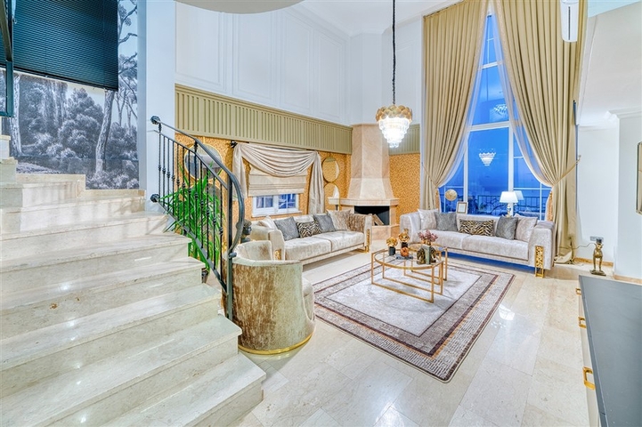 Меблированная вилла 4+1 в центре Алании